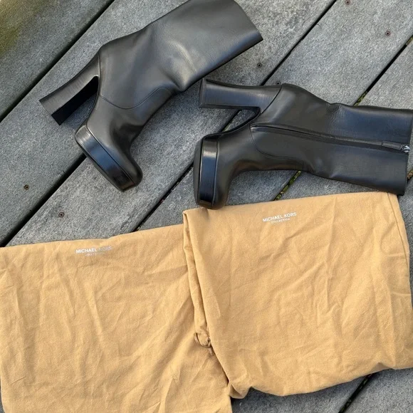 Michael KORS Emmy Runway Platform Boot Genuine Leather- Michael Kors Collection - Picture 6 of 8